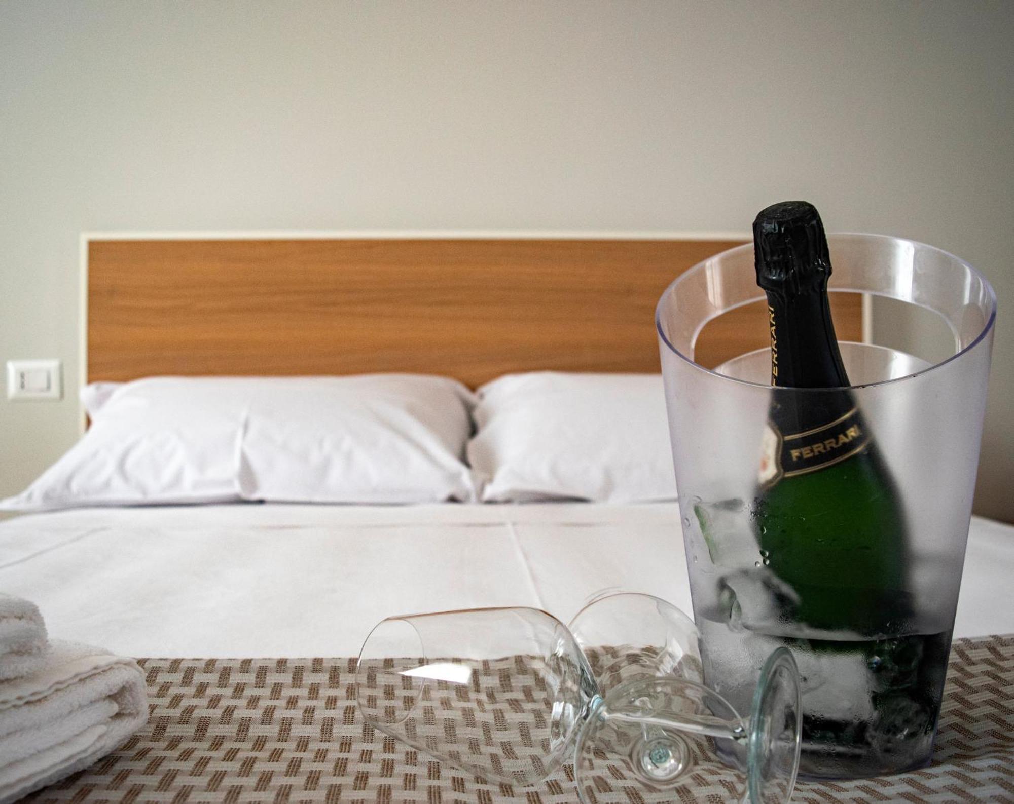 Ferrari Rooms & Apartments Porto Cesareo Exterior foto